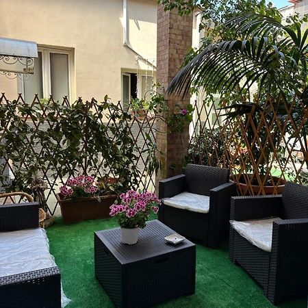 B&B Infinity Naples Exterior photo